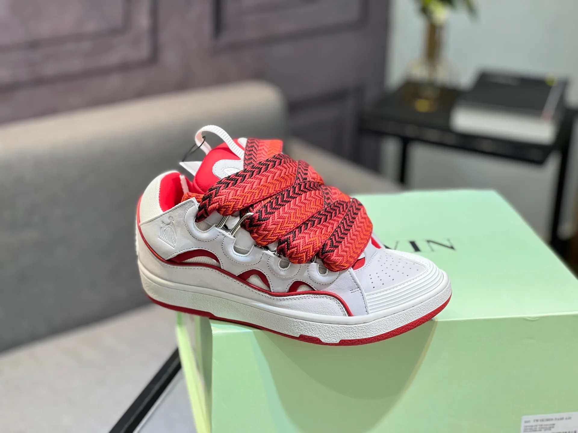 Men's men's shoes💰780 [LANVIN] Latest lace-up fashionable casual sneakers for couples High-quality CLAY couple series‼ ️ The latest trendy products of the season 🌈Many bloggers have planted grass and purchased the original open-mold customization. The upper and outsole are sewn with mark threads without edge sealing. Multiple material splicing combination design. Very versatile for fashionable and casual wear. Comfortable on the feet. Recommended for self-retention (upper cowhide + cow suede + breathable mesh) inner foot pad cowhide exclusive original open-mold clear logo rubber outsole ⚠️36-44 yards (45 custom-made)